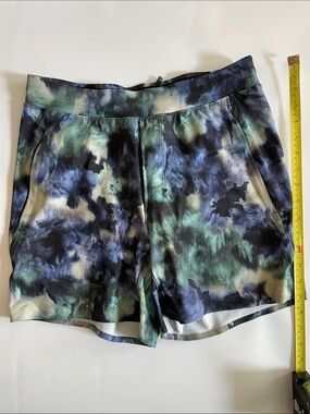 Lululemon Tie-Dye Blue & Green men’s Athletic yoga Shorts